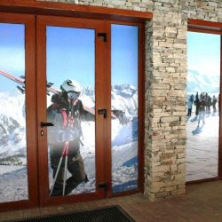 Фолио за прозорци и витрини