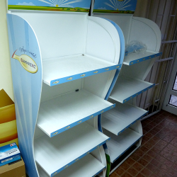 Рекламни рафтове за „Фамилекс“, http://crops.bg/