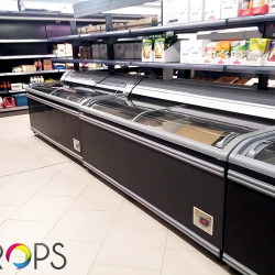 Облепяне на страници на хладилни фризери за хипермаркети