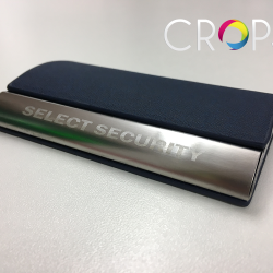 Гравиране на визитници с лого, http://crops.bg/