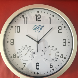 Фирмени часовници за стена с лого, https://crops.bg/