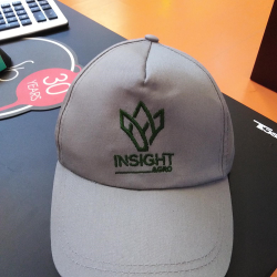 Машинна бродерия върху шапки, https://crops.bg/