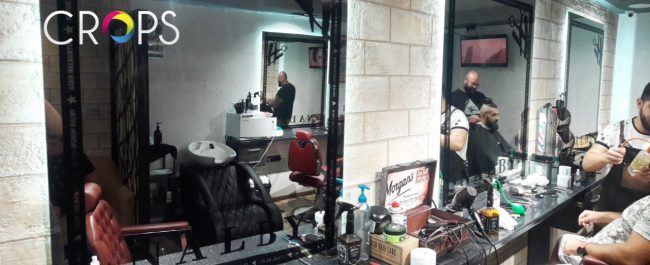 Рязано фолио върху огледало