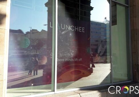 Брандиране на витрини 24